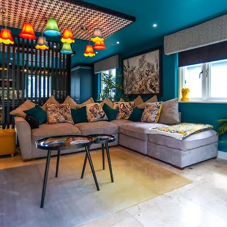 Luxurious Cosy And Contemporary 4 Bedroom - Trewhiddle V3