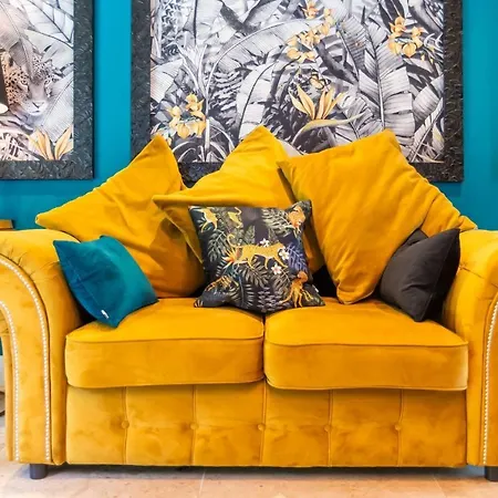 Luxurious Cosy And Contemporary 4 Bedroom - Trewhiddle V3 *