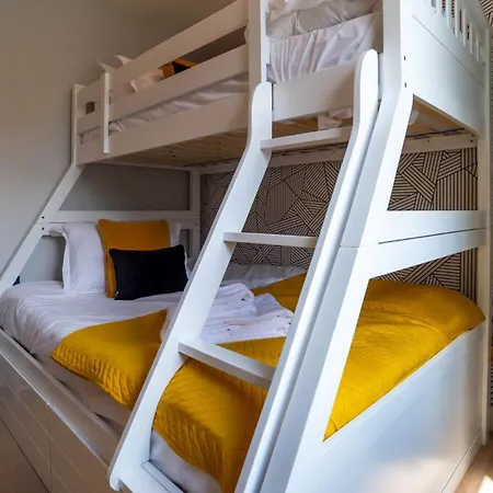 Luxurious Cosy And Contemporary 4 Bedroom - Trewhiddle V3